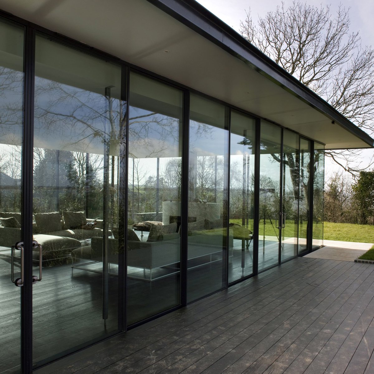 Fineline_al's tweet photo. House | System 22 | Sliding Door | Architect: The Manser Practice #Modern #Design #Architecture #Minimalist #System22 #windows #glass https://t.co/48rrEtqiA9