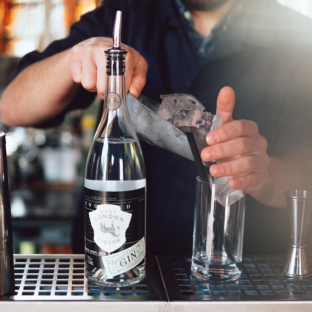 East London Liquor Co's (<a href="/DistillinginE3/">EastLondonLiquorCo</a>) Dry Gin is an excellent gin &amp; tonic spirit 😋 See you this weekend! #Juniperlooza
