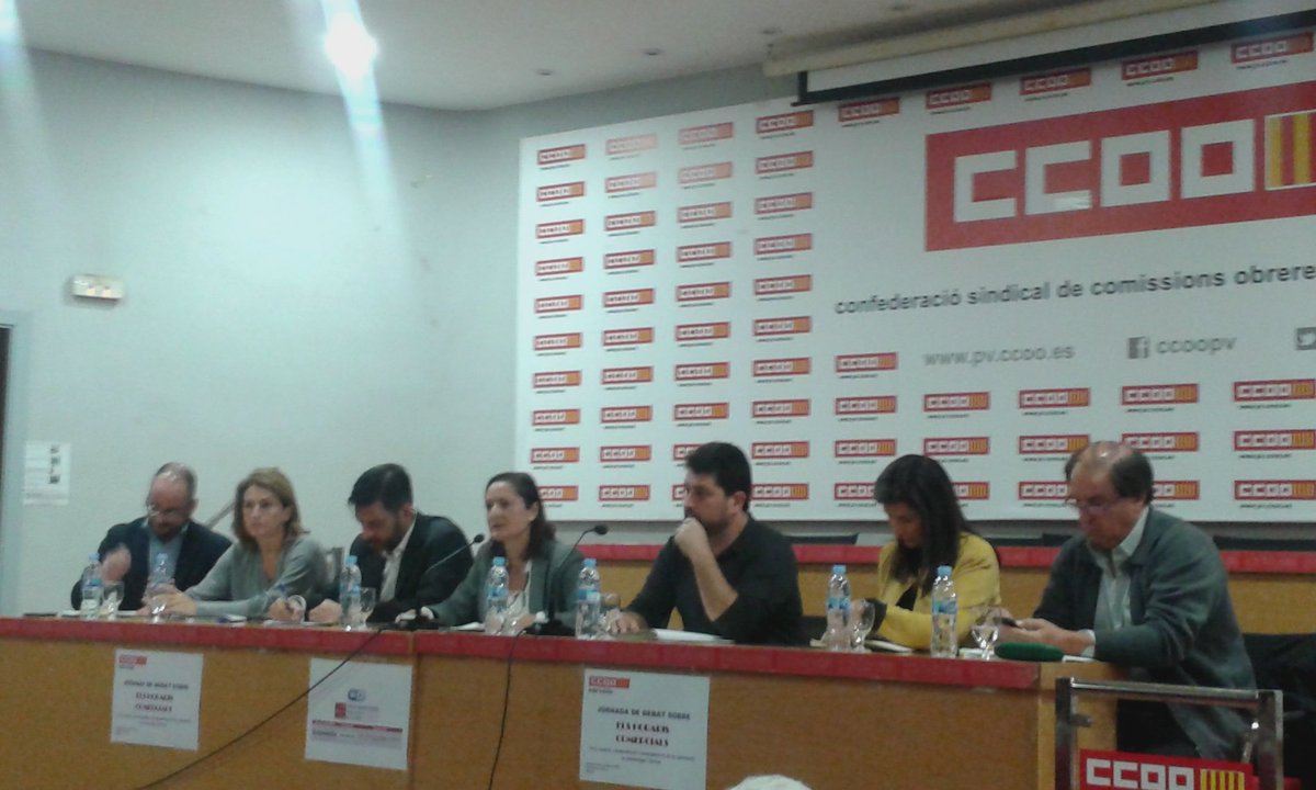 PlatComercValen's tweet photo. Mesa de debate #horarios #comercial @NatxoCosta @uniogremial @carlosgaliana https://t.co/WZJkHMEpcm