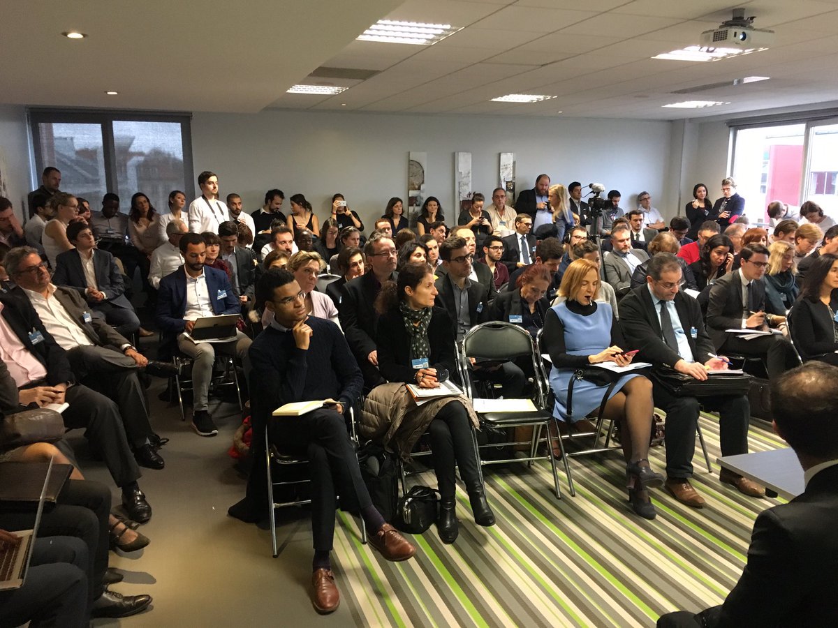 LEGA_NOV's tweet image. Beaucoup de monde au Salon de La LegalTech ! Un sacré succès !
