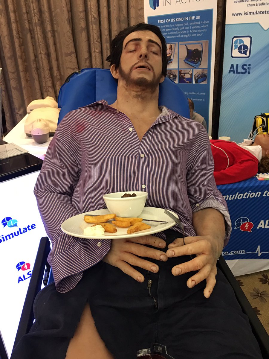 MDTPhil's tweet image. After a busy lunch @ASPiHUK chatting to all the awesome delegates, @MDTGlobal @TraumaFXUK @SIMBODIESglobal Bernie is having lunch #ASPIH2016