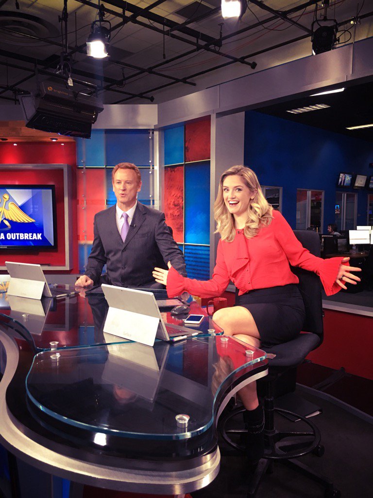 lindythackston's tweet photo. Week half done AND I love my shirt today. #FOX59Morning @TheLimited #EvaForTheLimited #LimitedCastleton @EvaLongoria https://t.co/wG1QBnM2eZ