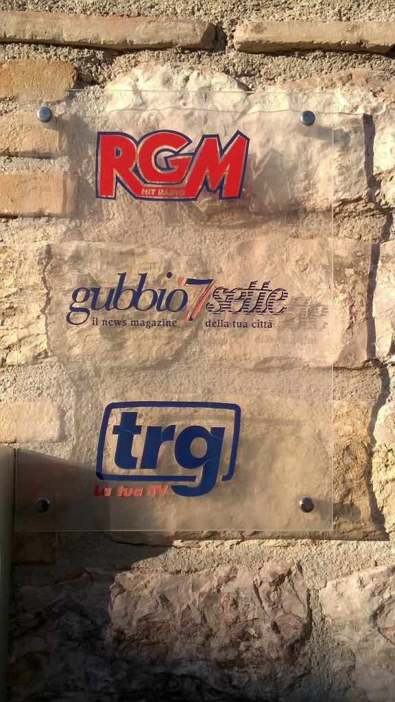 SentiSanta's tweet photo. Dagli studi di @TrgMedia parliamo di giovani e di comunità.Nella rubrica "Link" spunti dalla Tv di comunità. https://t.co/tYmEUfg5Ce