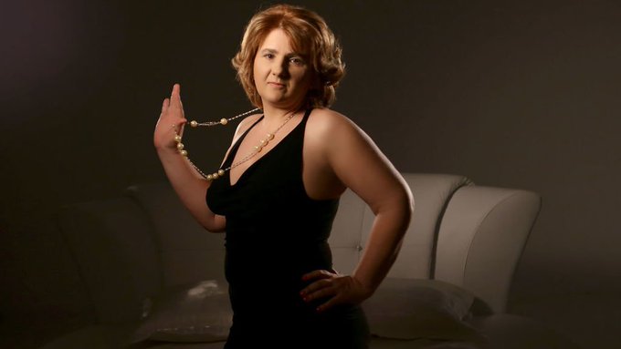 BustyWifey, is here an amazing #mature lady on camera https://t.co/RRYdVqlCwO #porn https://t.co/Xsa