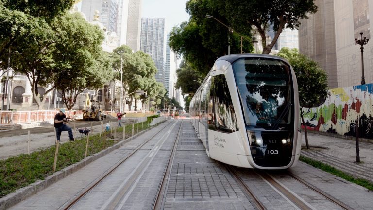 c40cities's tweet photo. Rio de Janeiro has launched its 50-year Neutral Carbon Rio Strategy to achieve carbon neutrality by 2065: https://t.co/EMiTXgUO4x #Cities100 https://t.co/QA3zwKAfh0