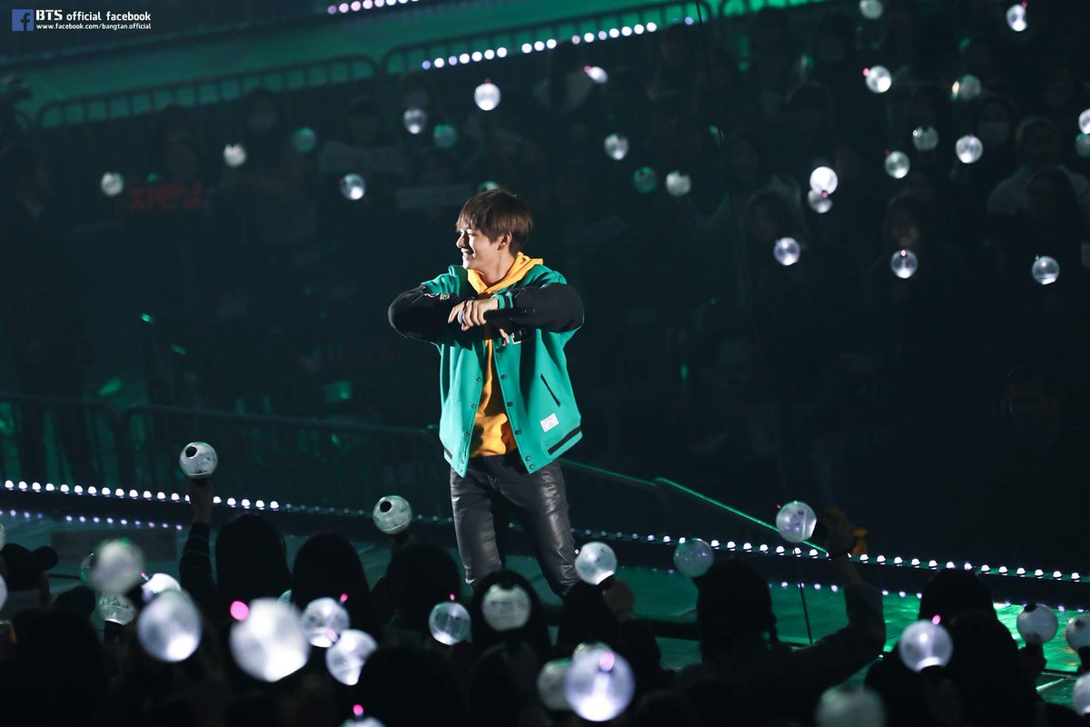 Us Bts Armyᴮᴱ Facebook 16 Bts 3rd Muster Army Zip Behind Pics Bts 방탄소년단 3rdmuster T Co Lrkprkno8b