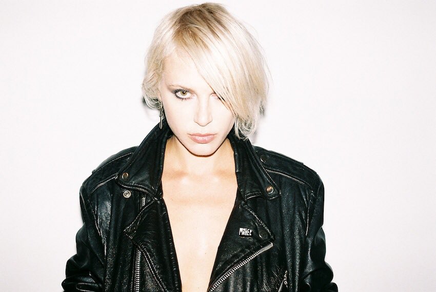 ARIA_SOURCEOFF's tweet image. Petit flashback avec Borrow U d&apos;@ARIAcrescendo !

Version live disponible 🔜 youtu.be/VQFQAcbo838