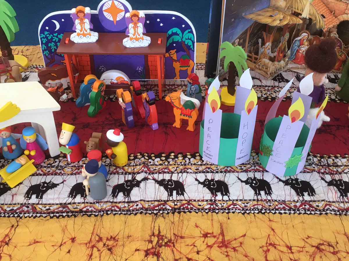 JulieGittoes's tweet photo. An energetic start to #AdventWorkshop @GuildCath #hope #peace #joy #love in craft, drama, prayer & Bible https://t.co/FlYeRxyjwA