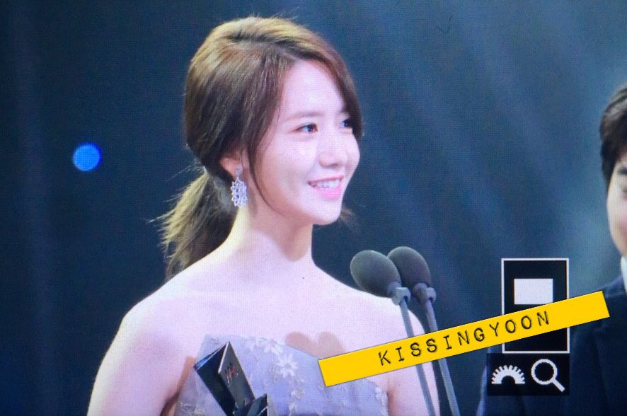 [PIC][16-11-2016]YoonA tham dự "'2016 Asia Artist Awards (AAA)" tại "Kyung Hee University Grand Peace Palace" vào tối nay CxYJ0R9UoAAsx0T