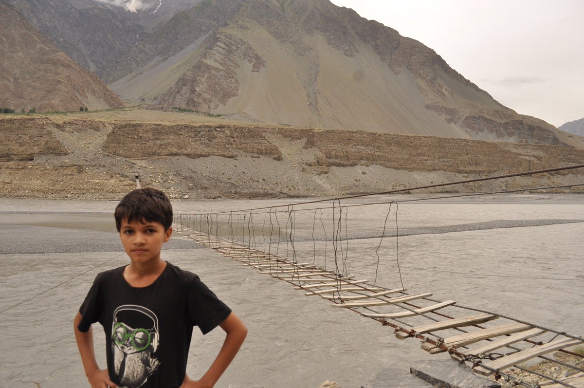 nabat_a's tweet photo. @FafaPassu , Passu #footbridge,  #travel ,#Tourisme ,#River, #Bridge, #NatGeoTravel, #BBCtravel, #mountainview https://t.co/zhmC3eYBxp