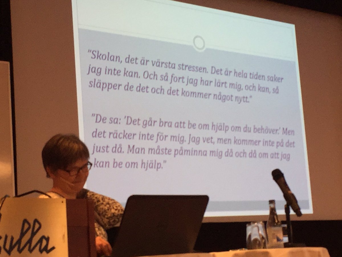 EvaSelin1's tweet photo. Diana Lorenz om hur elever med AST upplever lärmiljön på Utmaningar i skolan. #elevhalsa #utmaningar https://t.co/LOaIjYqXxY