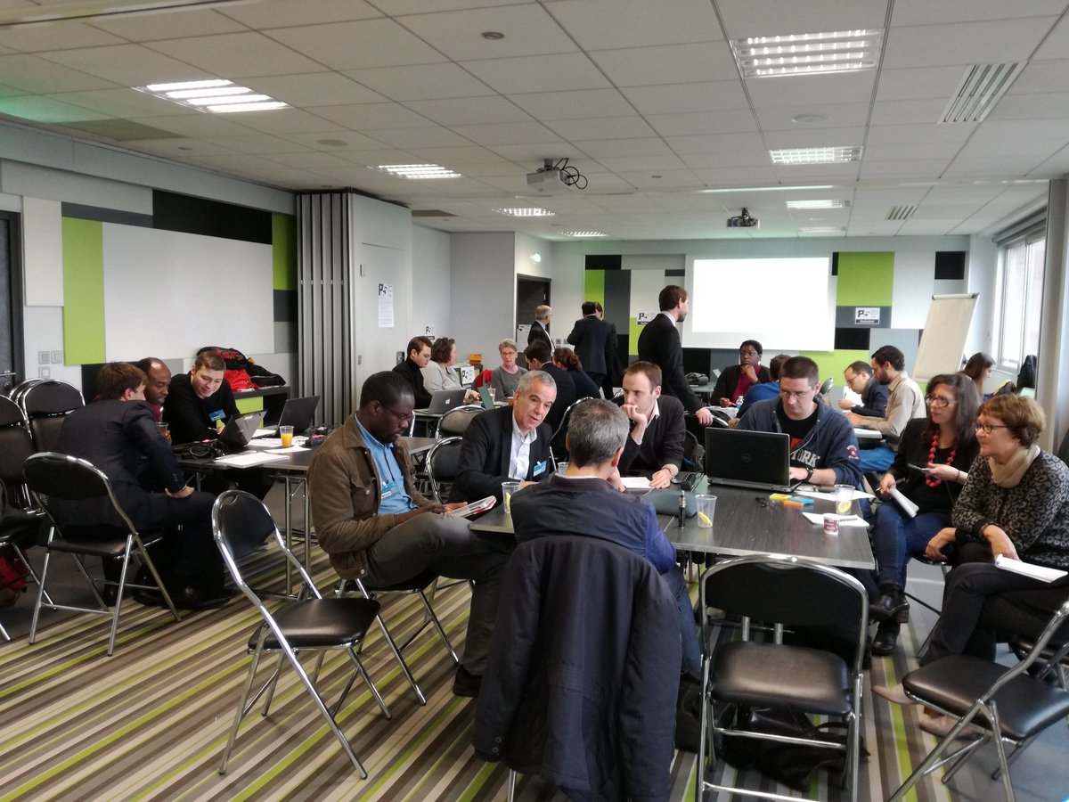 CamChrls's tweet photo. Ça bosse dur au Hackathon #OpenCaseLaw #OSS2016 cc @OpenLaw_fr @dila_tweet https://t.co/2sGwlhcM7h