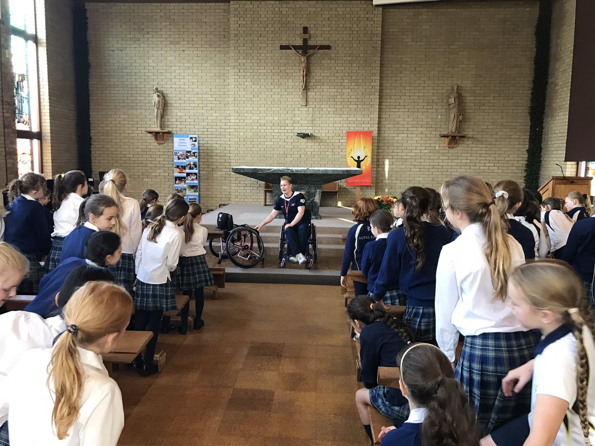 NDS_ALUMNAE's tweet image. Fi introduces Thelma &amp;amp; Louise - her 2 very different chairs - one for sport &amp;amp; one for #day2day use #lotsofquestions for @BionicBackbird