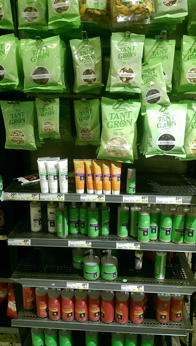 CaheGoesOut's tweet photo. Reihe in Reihe die #Bioprodukte von #coop in #stockholm 🍃#biotrendscout #organic  @ja_natuerlich https://t.co/1lYQCdGpoE
