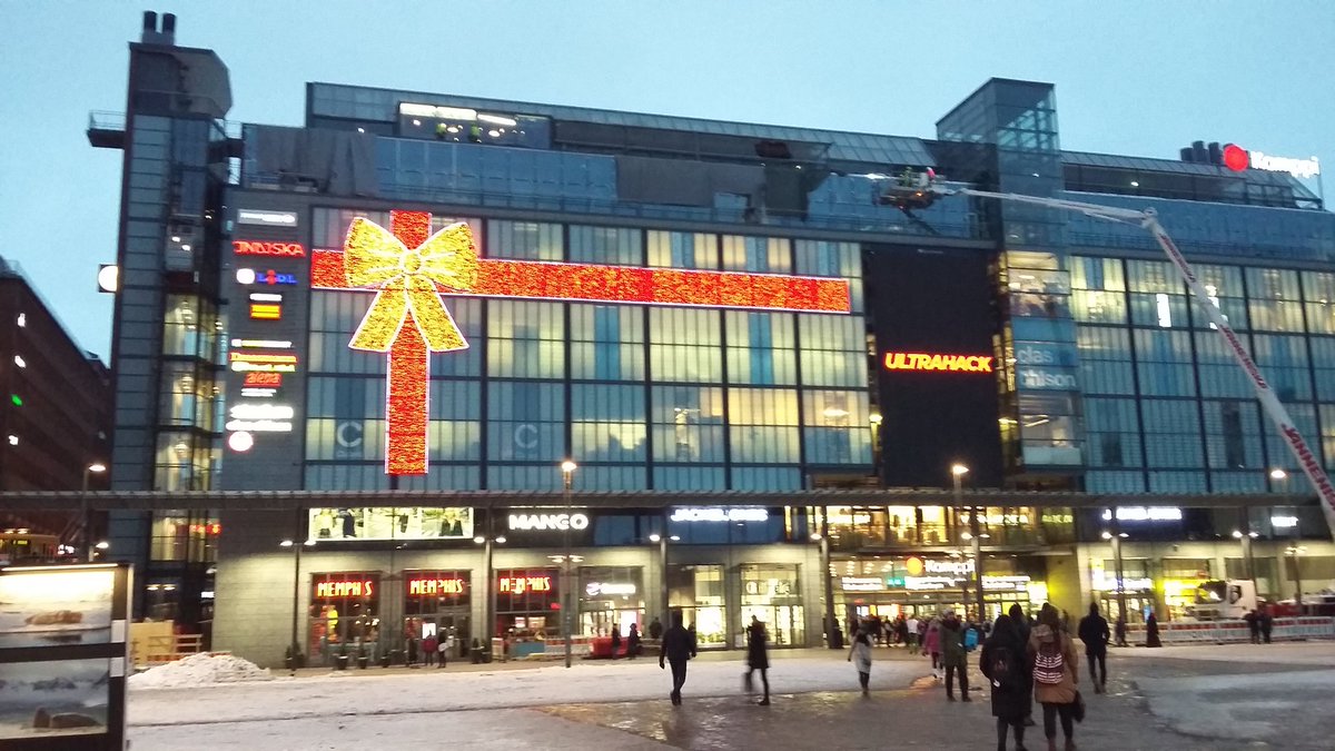 Melli01022's tweet photo. It's beginning to look a lot like Christmas #Helsinki #Kamppi #Erasmus2016 https://t.co/8XH97kemam