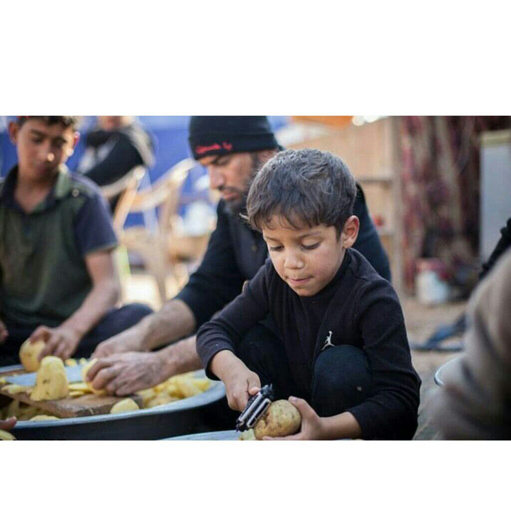 :
🕊️🌺🍃

" هم ليسوا أطفال هم رجال بهيئة أطفال أؤلئك هم ؛أحفاد الزهراء " يجمعهم عشق الحسين 
 ،🕊🌟🌺