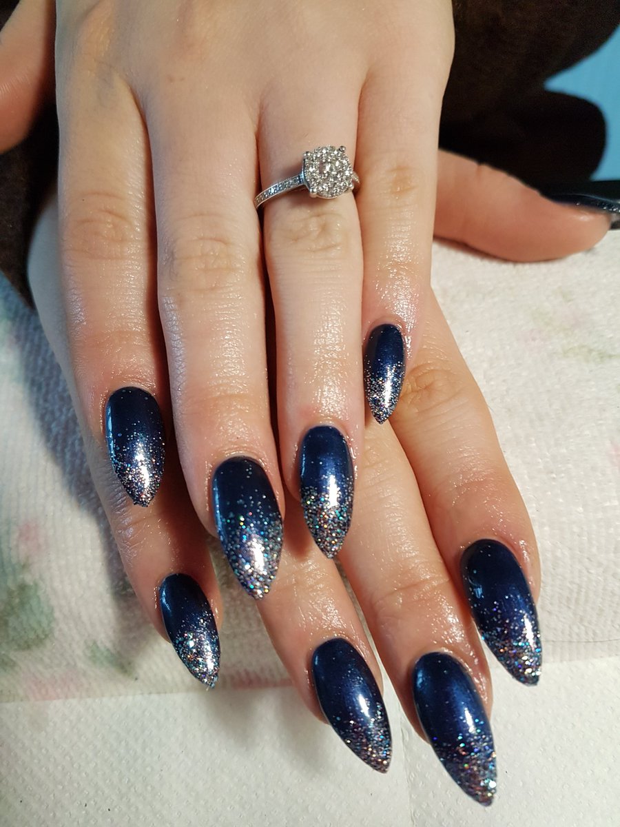 nailangelstud's tweet photo. All about blue today 💙 @lovelecente @CNDWorld @nailsmag @ScratchMagazine @scratchstars @pro_beauty @pro https://t.co/CwcAtz25Ve