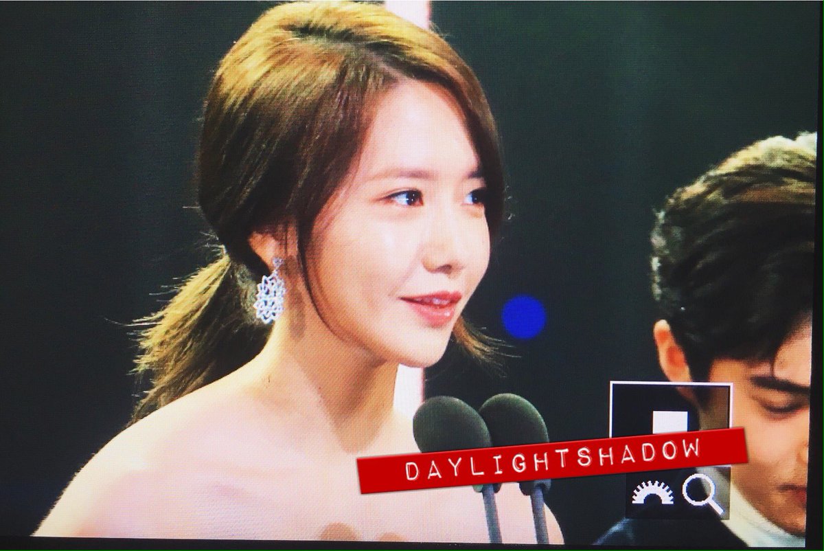 [PIC][16-11-2016]YoonA tham dự "'2016 Asia Artist Awards (AAA)" tại "Kyung Hee University Grand Peace Palace" vào tối nay - Page 2 CxYY13lUsAE0Dpi