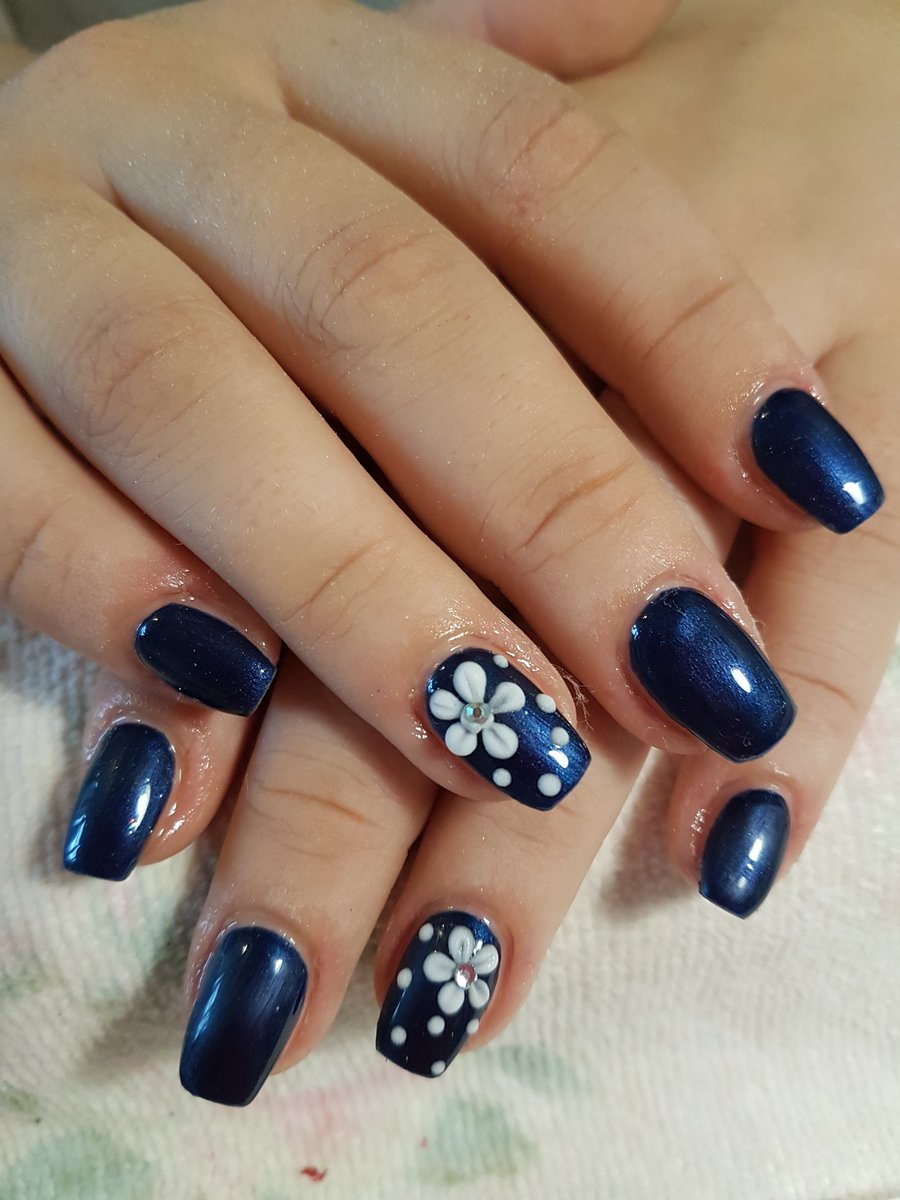 nailangelstud's tweet photo. All about blue today 💙 @lovelecente @CNDWorld @nailsmag @ScratchMagazine @scratchstars @pro_beauty @pro https://t.co/CwcAtz25Ve