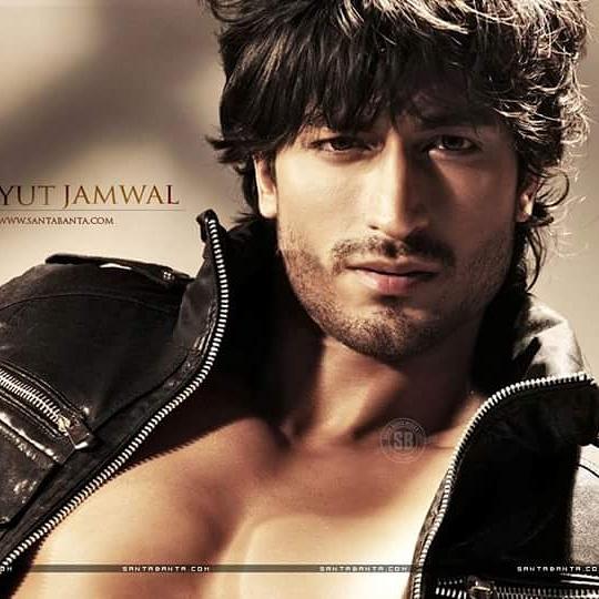 NeethuTK3's tweet photo. @VidyutJammwal Gud even @gowshikalai @DassMalar2222 @KVidyutJammwal @Jn_meet @vinishamerlin @KiranFalak1 @DashiniV https://t.co/ivI2J6jzBv