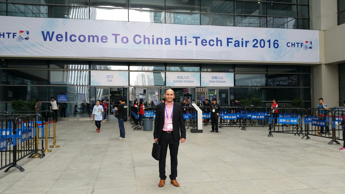 i2CAT's tweet photo. Joan Manel Martín @i2CAT @ the China Hi-Tech Fair 2016 in #HongKong! #chtf2016 #research #innovation #ict https://t.co/A37rcNtRyb @accio_cat https://t.co/XC3WCyPZ9t