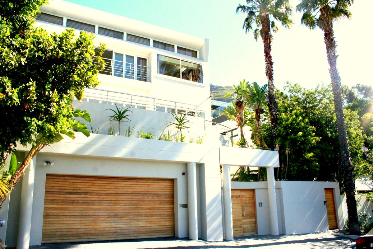 EvoProp's tweet image. We do property-properly, so if you are looking for a company that has your best interests in mind, give us a call! buff.ly/2eEAi4l