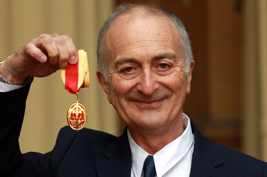 Sir Tony Robinson to visit Milton Keynes for book signing dlvr.it/MgfQXS | #MiltonKeynes