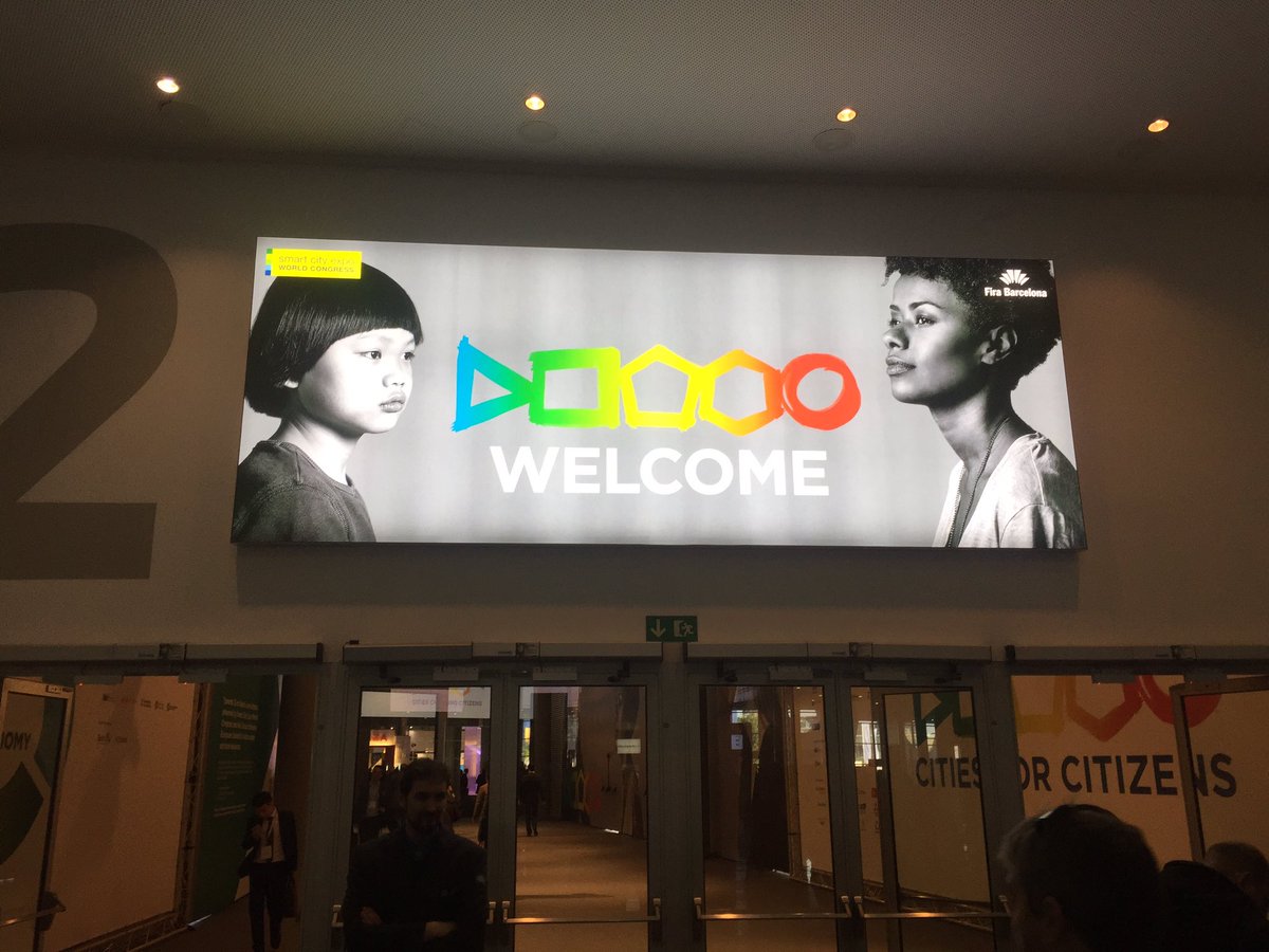 Haciendo la vida mucho más fácil! #SmartCityExpo #smarthome #SmartBuildings