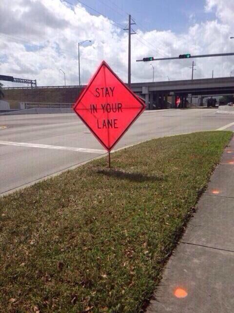 CollegeHumorLol's tweet photo. when people flirt with bae https://t.co/q1TdWpgQ8F