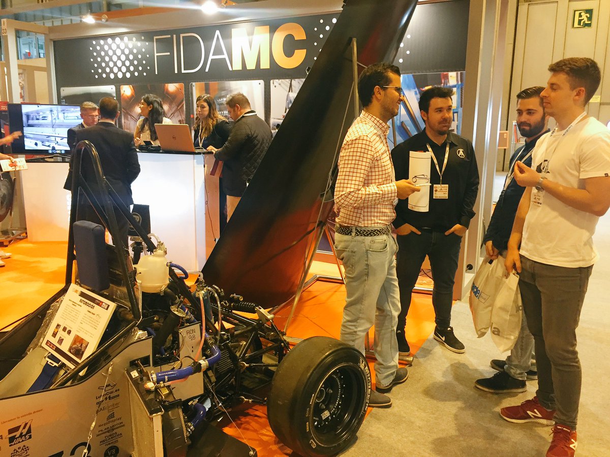 _umotorsport's tweet photo. Reencuentro @FormulaUC3M y @Formula_URJC en el @MetalMadridEs 😏❤️️

Pasión por los 🏎🛠🔩🔧⚙️⛓

Imprescindible visitar el puesto de @FIDAMC_  😎🔝 https://t.co/daxPHEluyo