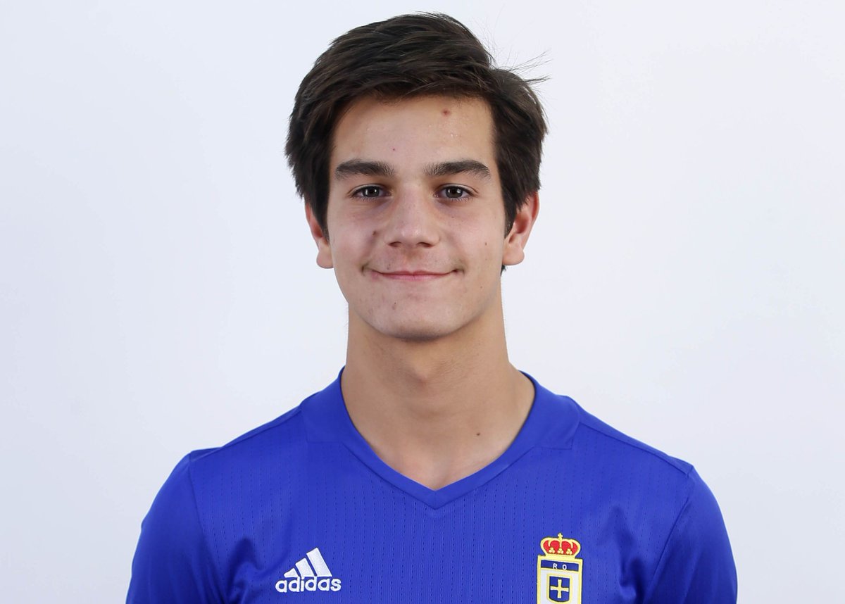 RealOviedo's tweet photo. Nuestro canterano Álvaro Merayo, convocado con la @SeFutbol Sub-16 🇪🇸👏👏👏https://t.co/i0CrdG7dwd #CanteraRO #RealOviedo https://t.co/futmZMdDuo