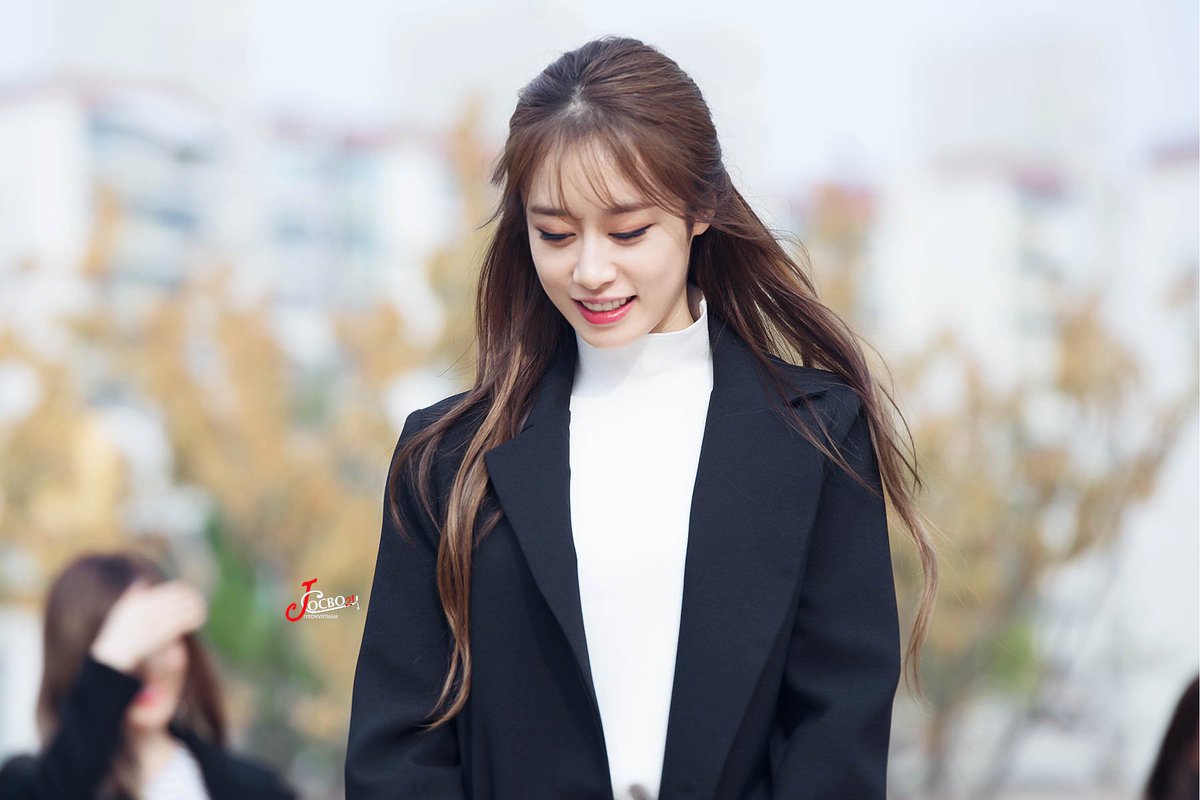 161113 new blend style for Princess of Autumn #Jiyeon c2.staticflickr.com/6/5746/3072343…