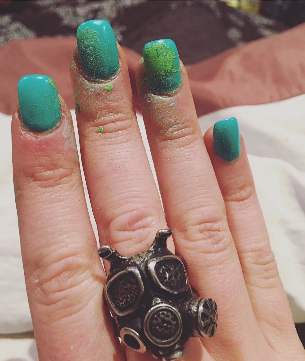MMonkkey's tweet photo. Y se fué a la puta... 💅🏻🔫....#fock #graffiti #nails #lamierda https://t.co/TQ6EIdkByN