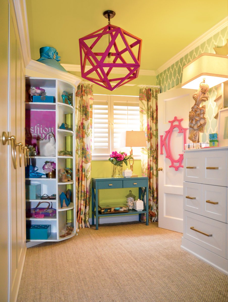 Elite_Closets's tweet photo. Turn your #closet in to the dream of any #fashionista! #elitecustomclosets #teenclsetideas #teenbedroomideas #customclosets #homedecortips https://t.co/xUlTRzUIh1
