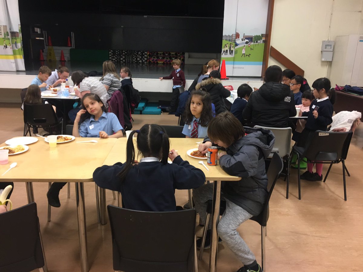 Another great family meal and homework club <a href="/MaryhillHub/">The Maryhill Hub</a> 😁🍝🍌🍎