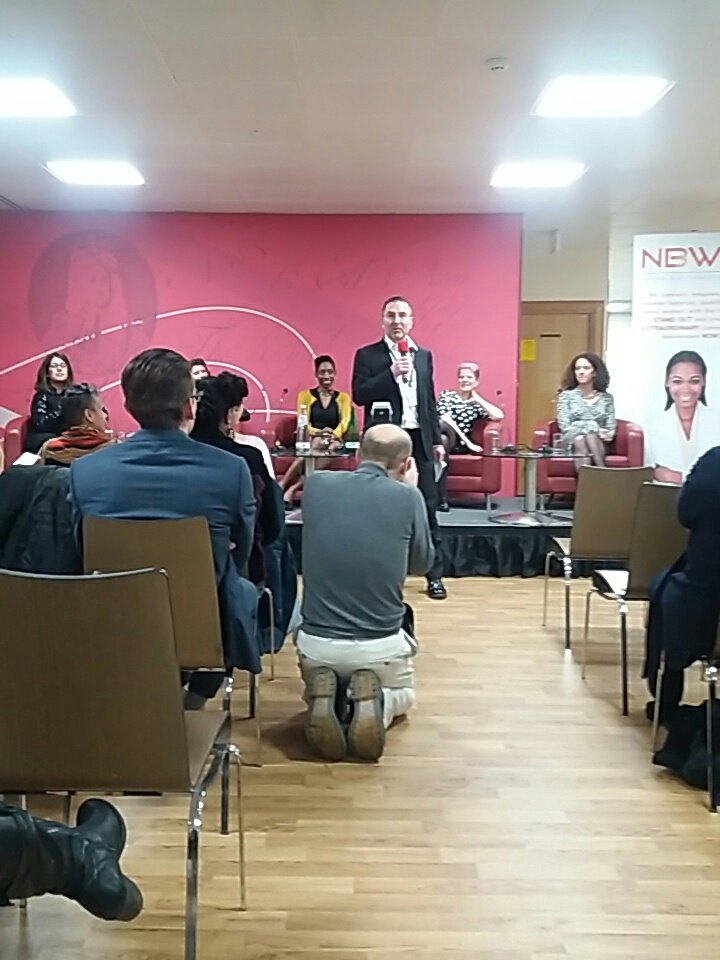 VidlerHazel's tweet photo. @iainglover welcoming the panel and #Bristol attendees at the @soniatalks #connectedwomen event tonight https://t.co/gSN7F4ISKM