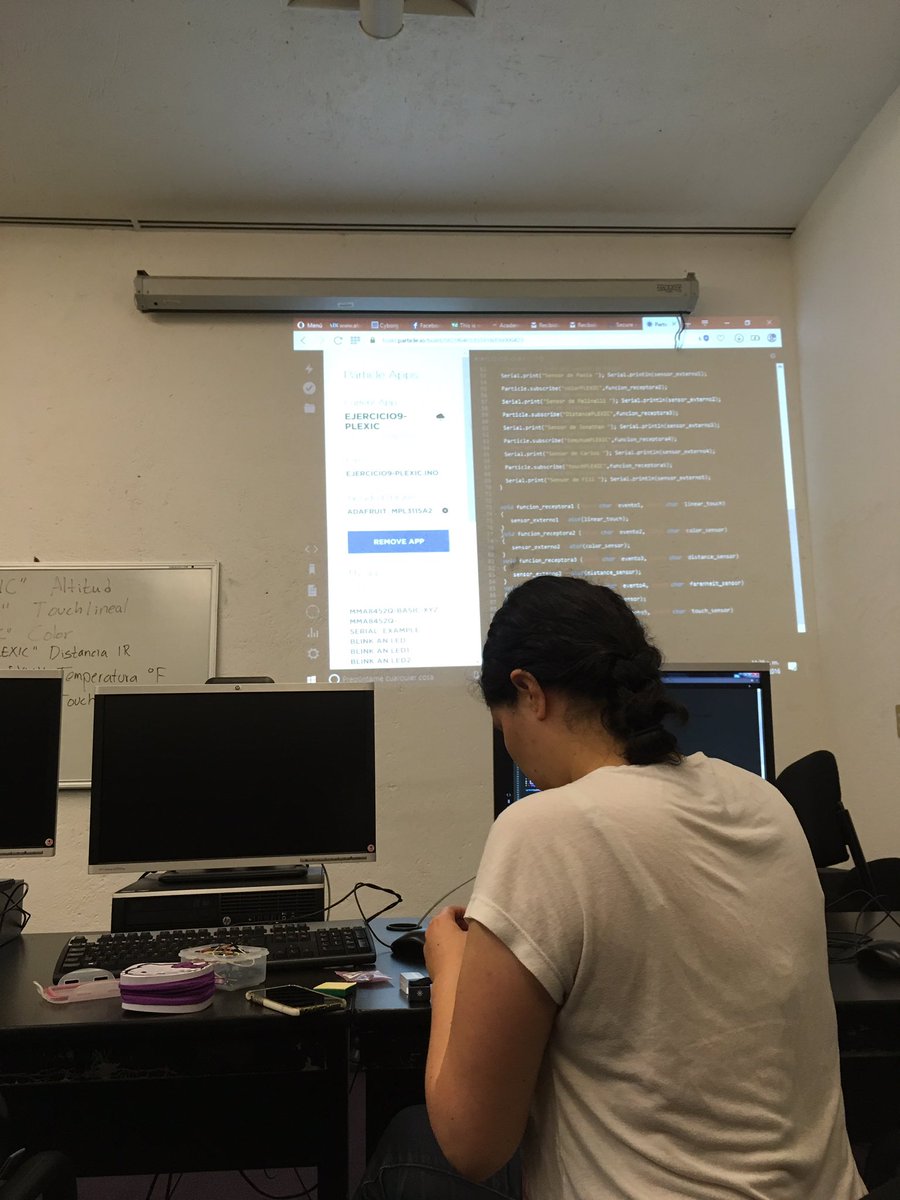cmm_cenart's tweet photo. Estos dispositivos reciben diferentes comandos vía Wi Fi. Taller #PLEXIC Internet de las Cosas. https://t.co/dFltMm6zmI