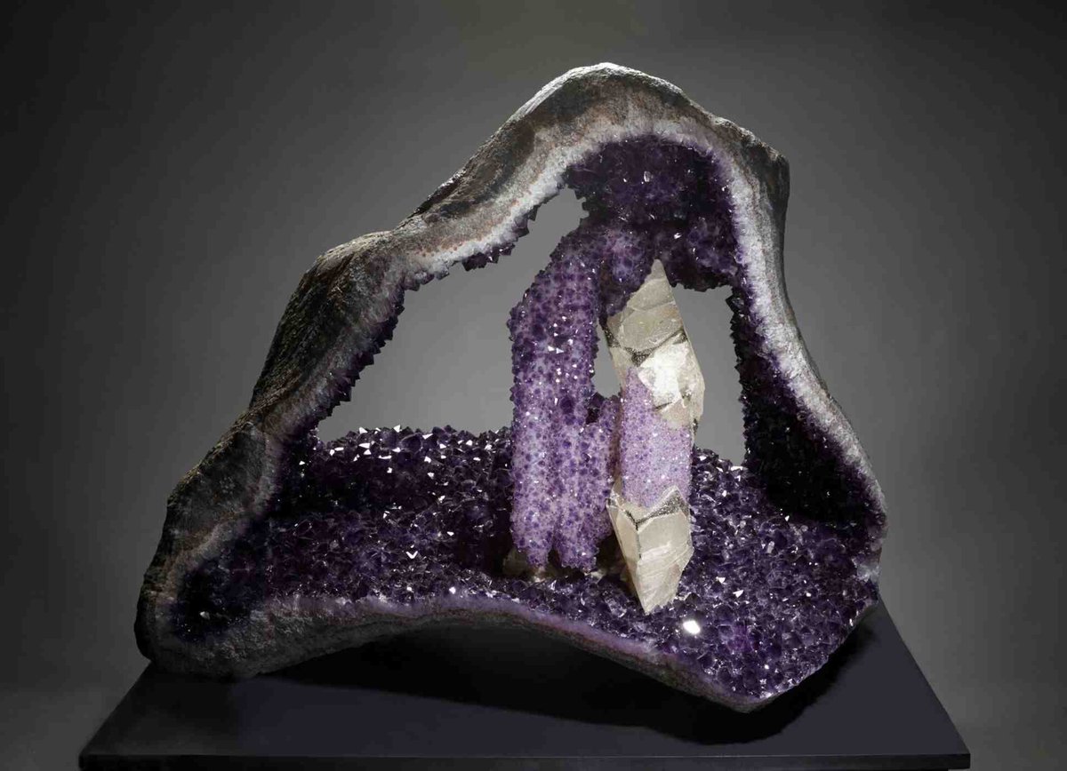 CATLANTUS's tweet photo. -
Amethyst With Calcite | #Geology #GeologyPage #Mineral
 
Photo Copyright © Robert ... https://t.co/PU6zTxxTUb https://t.co/OPM35QvmZc