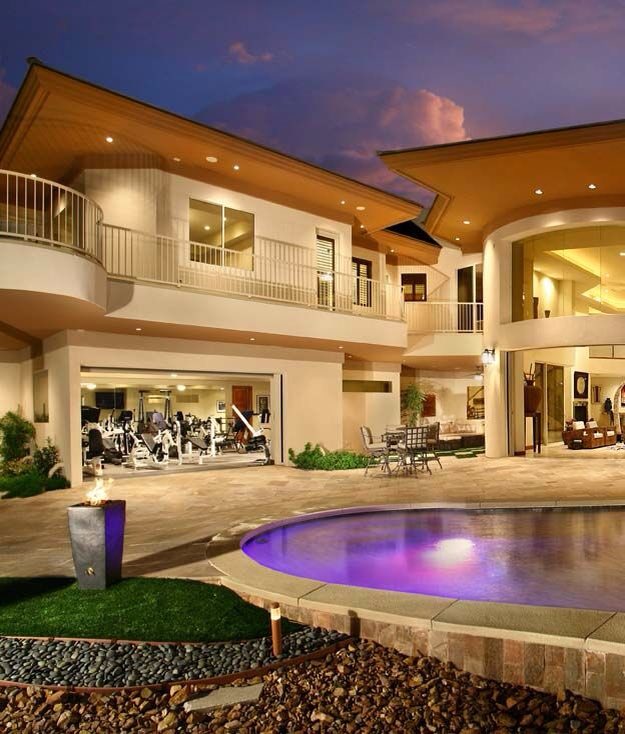Luxury home market is hot in Henderson, NV
Time to buy!