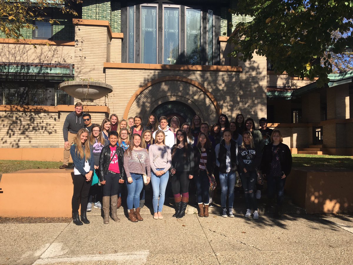 SageFACS's tweet photo. We had a great time at the #flw designed #DanaThomas house in Springfield! #gosages https://t.co/4LDpjckbGw