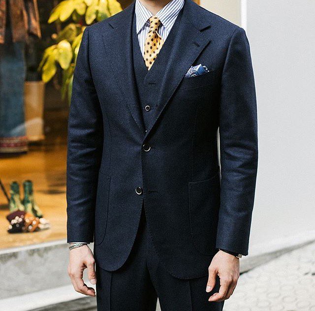 DugdaleBros's tweet photo. We love this photo of a flannel suit made from our very own Dugdale cloth (Photo courtesy of @lemaeryo) #menswear #tailoring #suits #fashion https://t.co/WQOpCOiCRQ