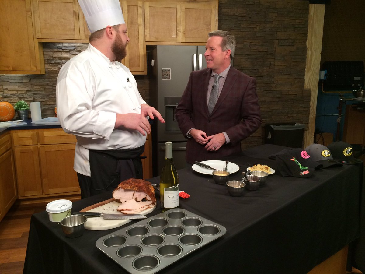 QClifeWBTV's tweet photo. They sound strange but they are gonna be yummy! #TurkeyCupcakes @ChefJoeMarx #CookingWithMarx @KnightsBaseball https://t.co/xiNYsuE5XW