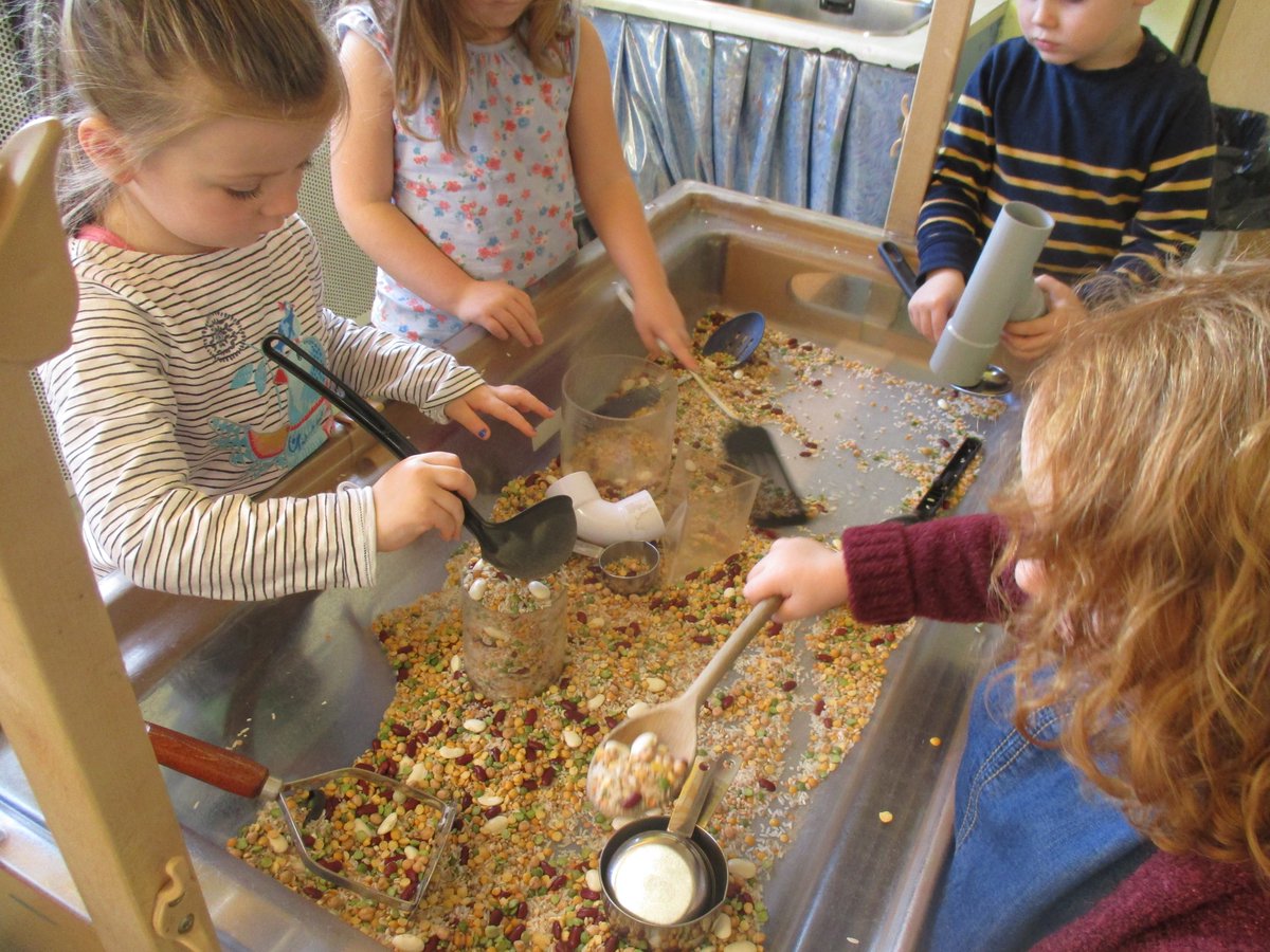 FWPSCnursery's tweet image. Lots of exciting learning opportunities in the Silver Room #earlyyearsnumeracy