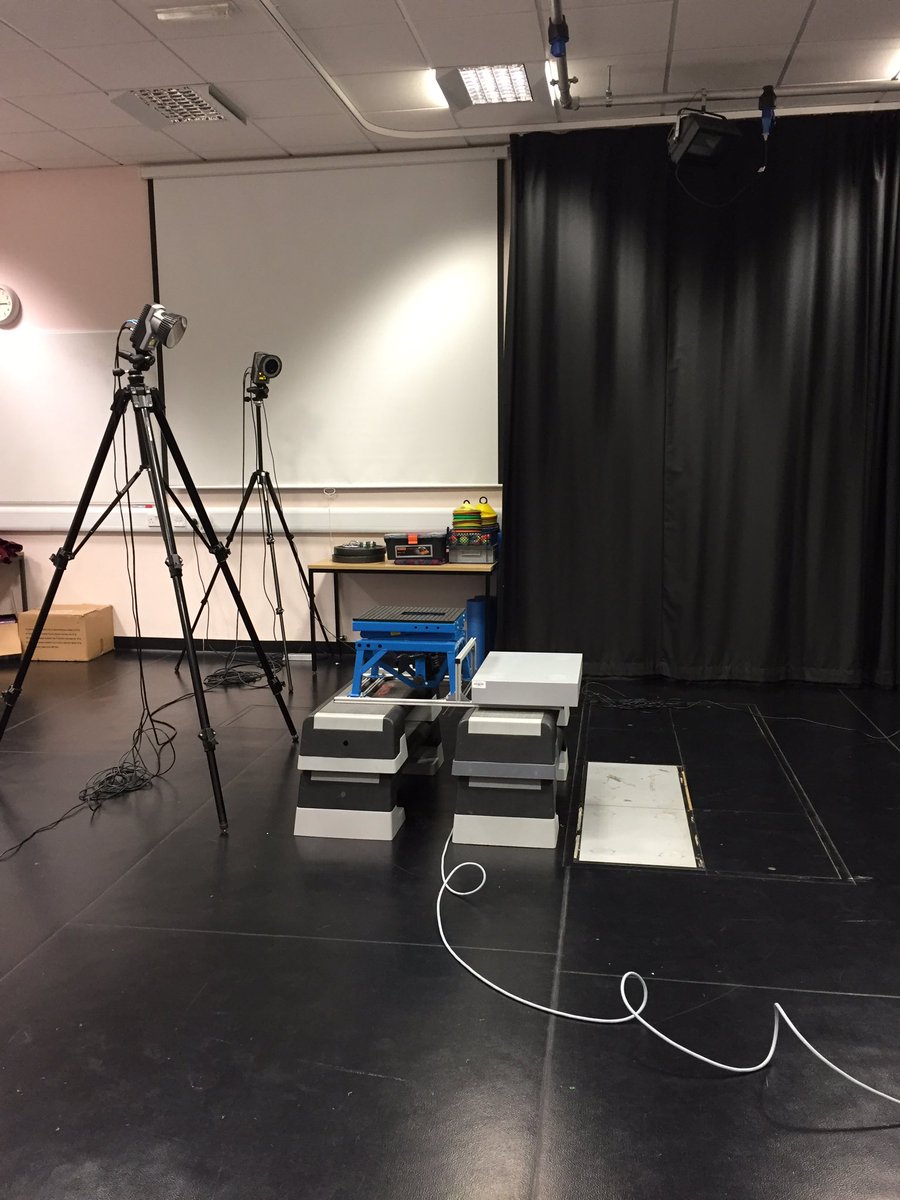 jenny_burbage's tweet photo. Now to see whether 3 force platforms and 7 cameras can all talk to each other...#biomechanics #pilotresearch @Dr_Ex @UoPSportScience https://t.co/tmx4JziLUo