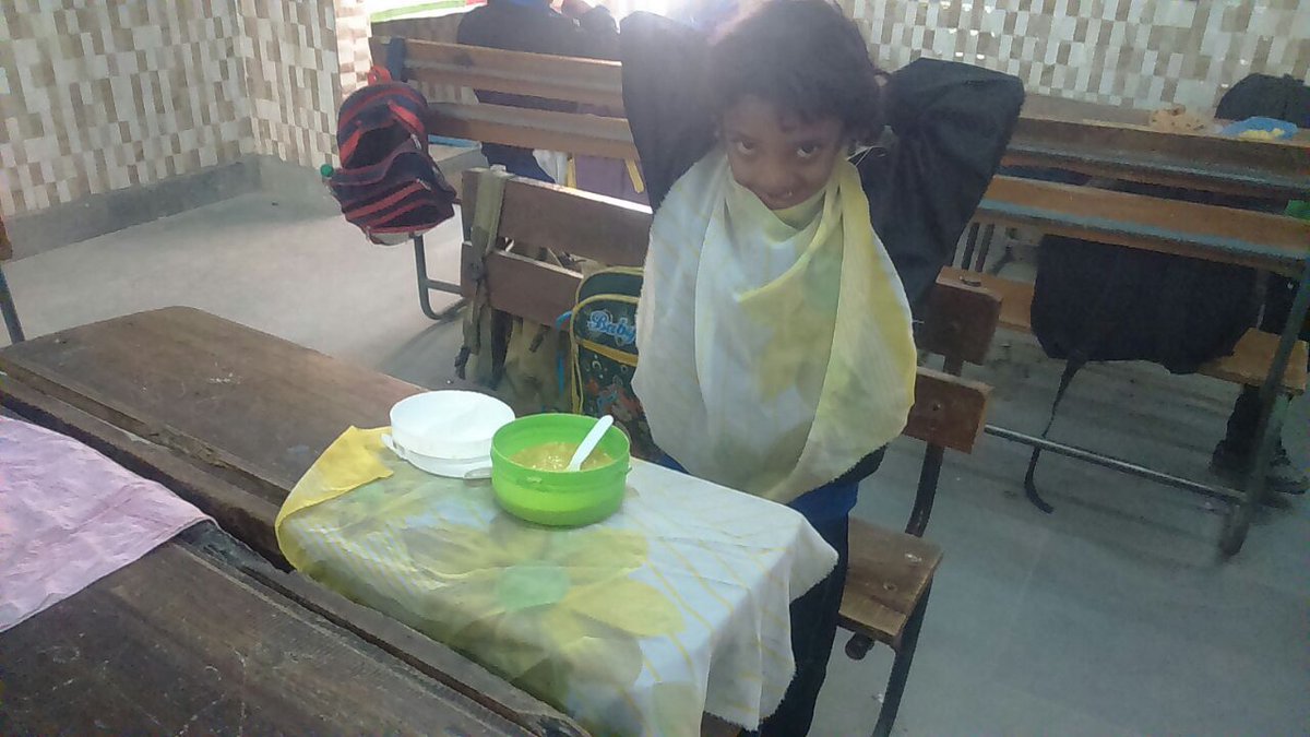 rankavit's tweet photo. My tiny tots having their mid-day meals and learning etiquettes alongside. Proud of my Primary teachers for imparting right values https://t.co/384ybfQWfz