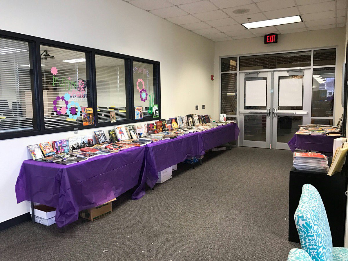 GreenWhs's tweet photo. Green Team Book swap is all set up! Be sure to stop by during Megaluch and after school (4-7) and pick any books you like https://t.co/1J5AF5BnCe