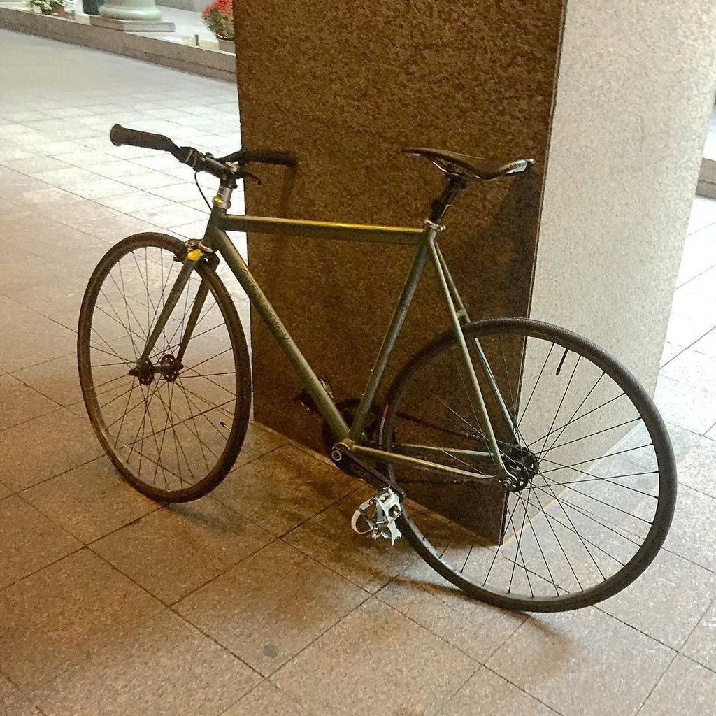 glowingbike's tweet image. #affinity #affinitycycles #fixedgear #lopro #ny #nyc #newyork #bici #bike #bicycle #bikeporn #bicicleta #bicicletta…