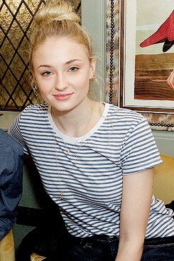 withpatterns's tweet image. sophie turner is art