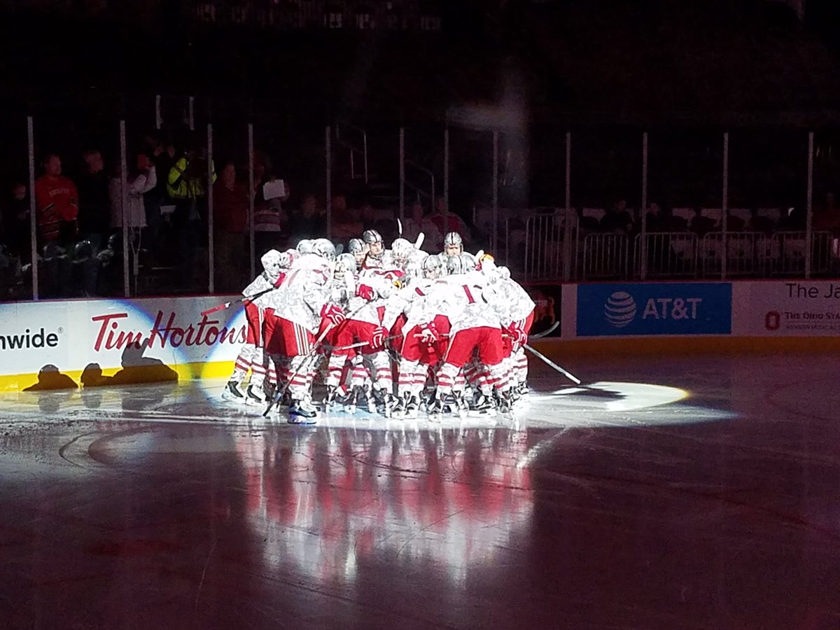 CashmanJeff's tweet photo. OSU Men rocking the camo hockey jerseys! @OSUKnucklebucks @OhioState_MHKY https://t.co/EW88O3sDkE