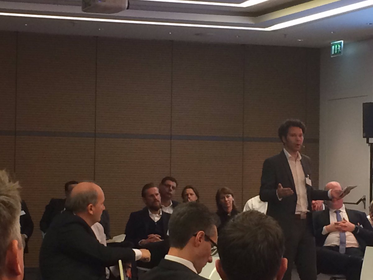 vobbi's tweet photo. "Wir fokussieren uns auf die Champions, die 18% im Unternehmen, um Transformation nach vorne zu bringen!" -Tobias Sattler, EY #tyb16 https://t.co/IriEFknotw